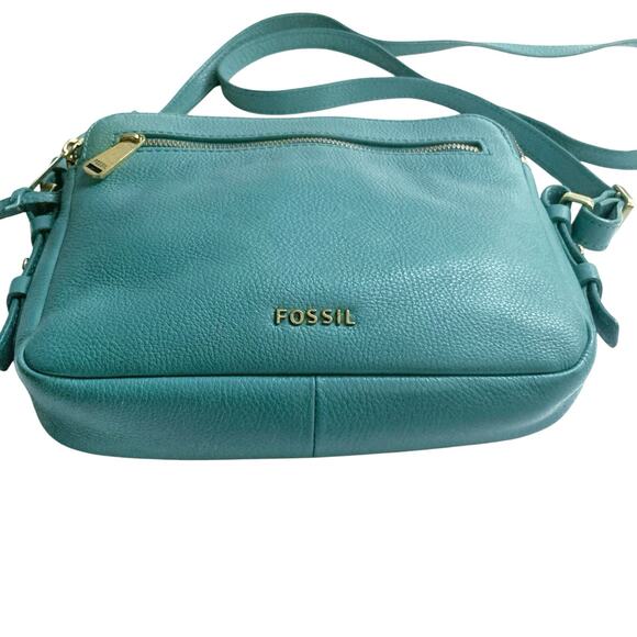 Fossil Teal Leather Crossbody Bag | Vintage Inspired | Fall City Street Style - Picture 9 of 16